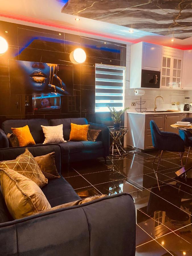 Azure Gold Apartment سنجليا المظهر الخارجي الصورة