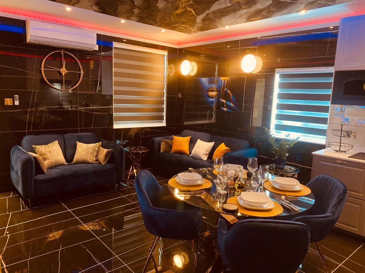 Azure Gold Apartment سنجليا المظهر الخارجي الصورة