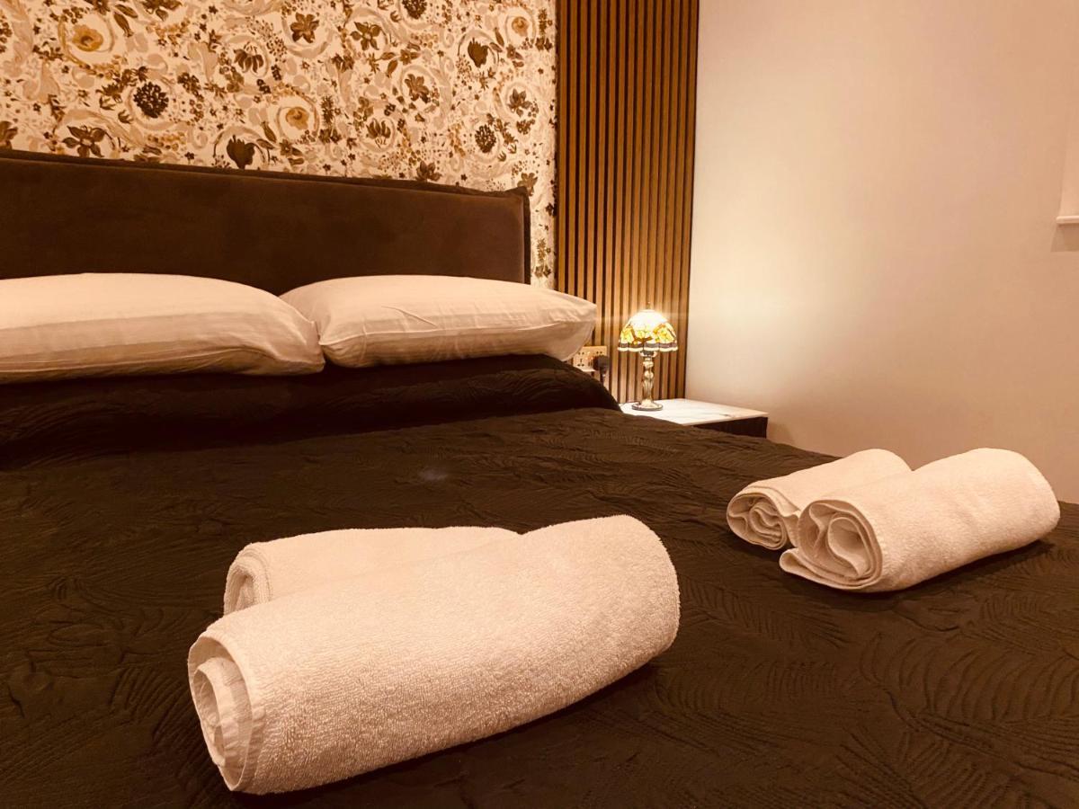Azure Gold Apartment سنجليا المظهر الخارجي الصورة