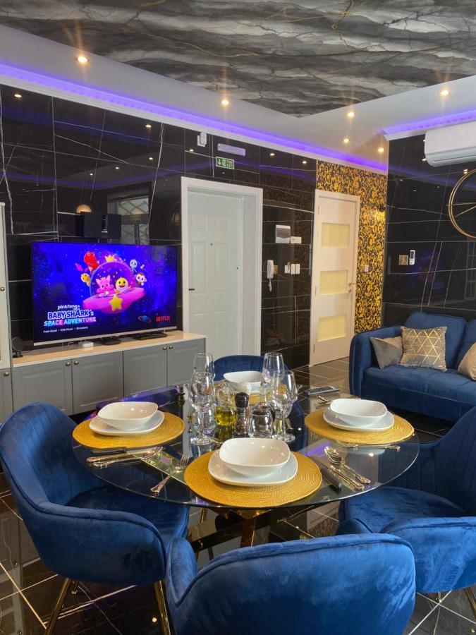 Azure Gold Apartment سنجليا المظهر الخارجي الصورة