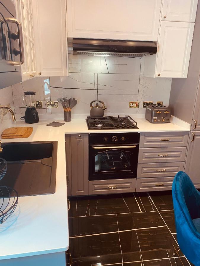 Azure Gold Apartment سنجليا المظهر الخارجي الصورة