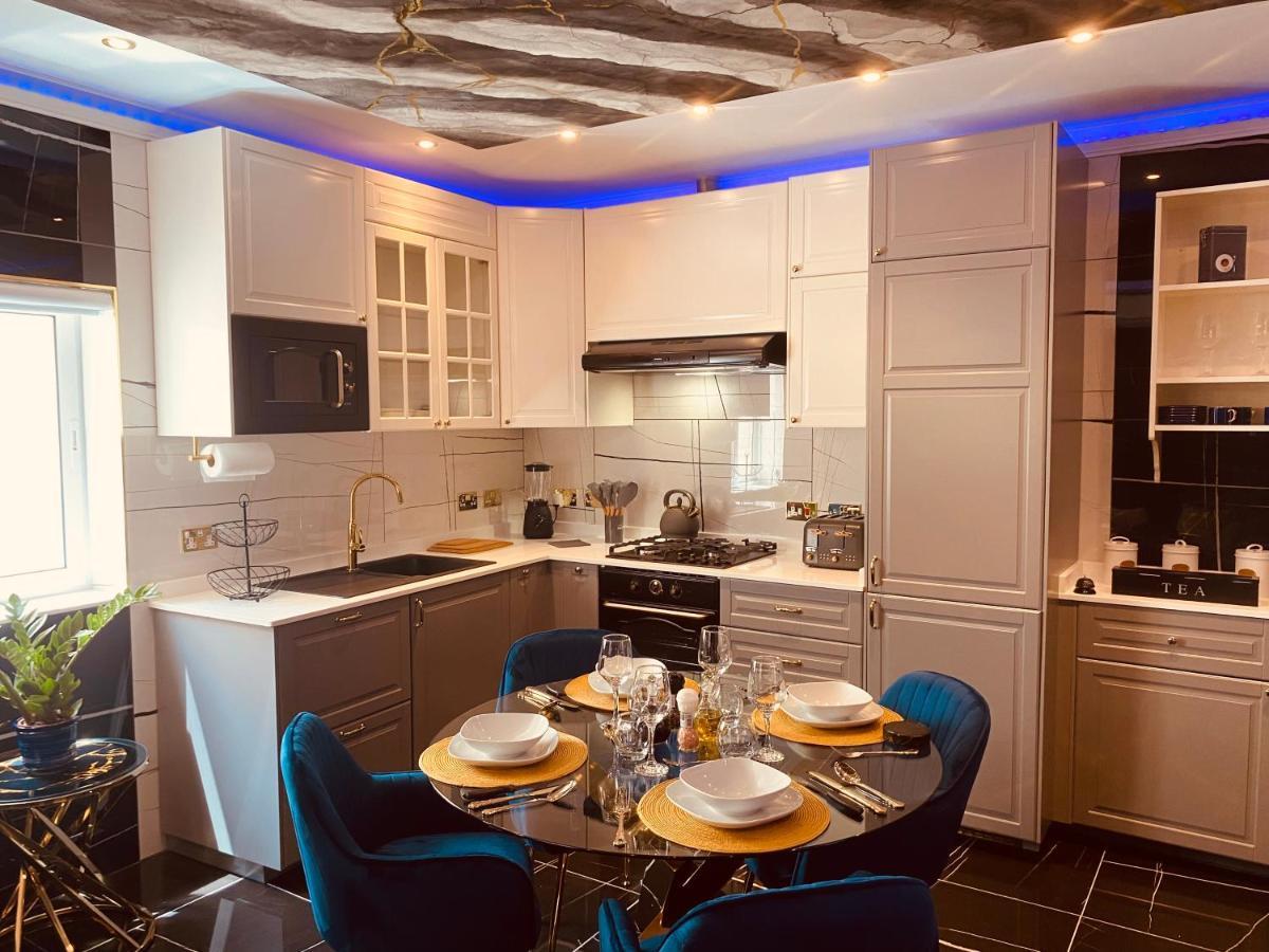 Azure Gold Apartment سنجليا المظهر الخارجي الصورة