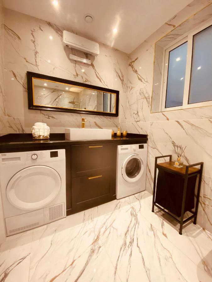 Azure Gold Apartment سنجليا المظهر الخارجي الصورة
