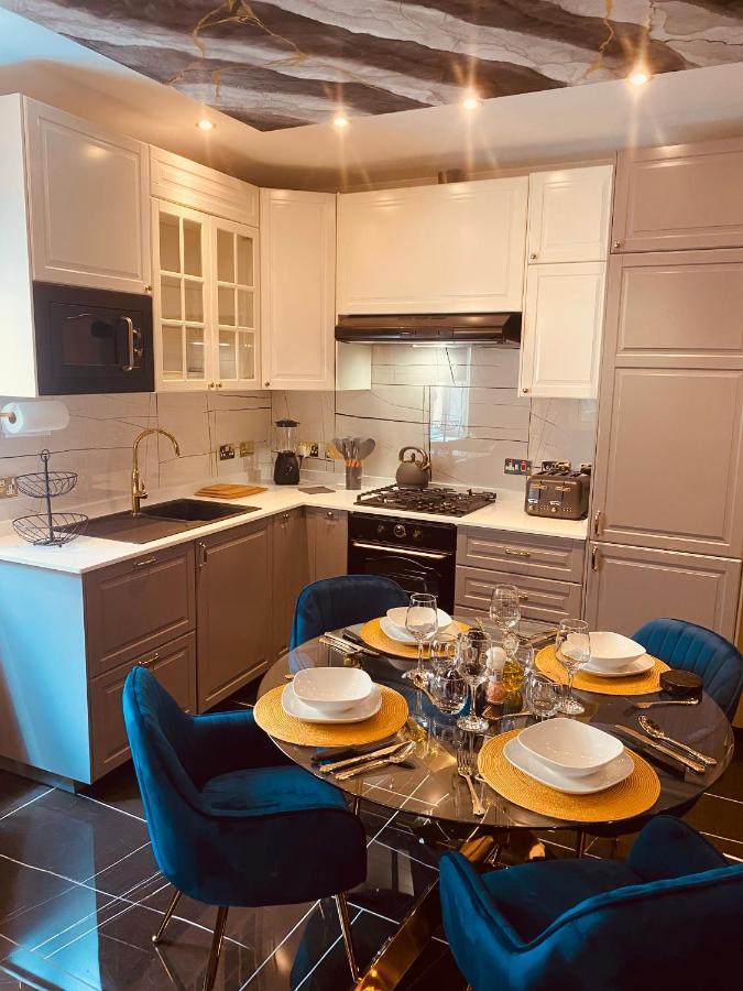 Azure Gold Apartment سنجليا المظهر الخارجي الصورة