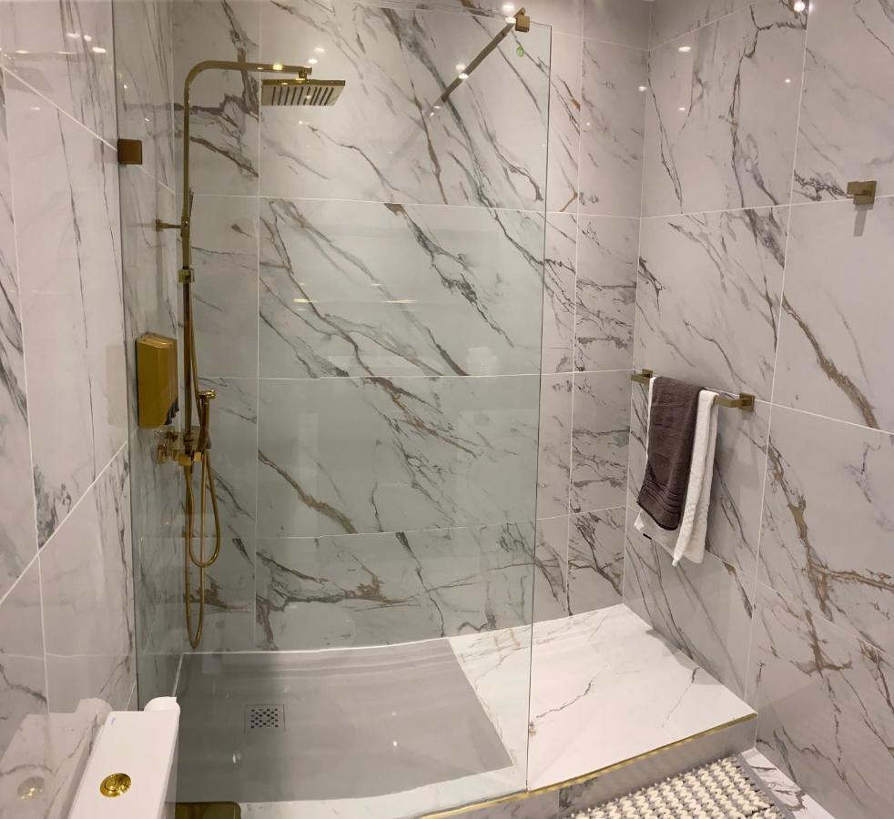 Azure Gold Apartment سنجليا المظهر الخارجي الصورة