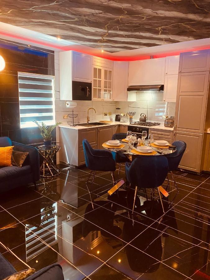 Azure Gold Apartment سنجليا المظهر الخارجي الصورة